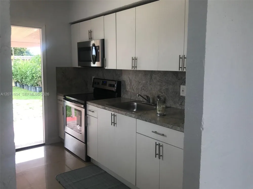 21625 SW 109th Ave Miami, FL 33170