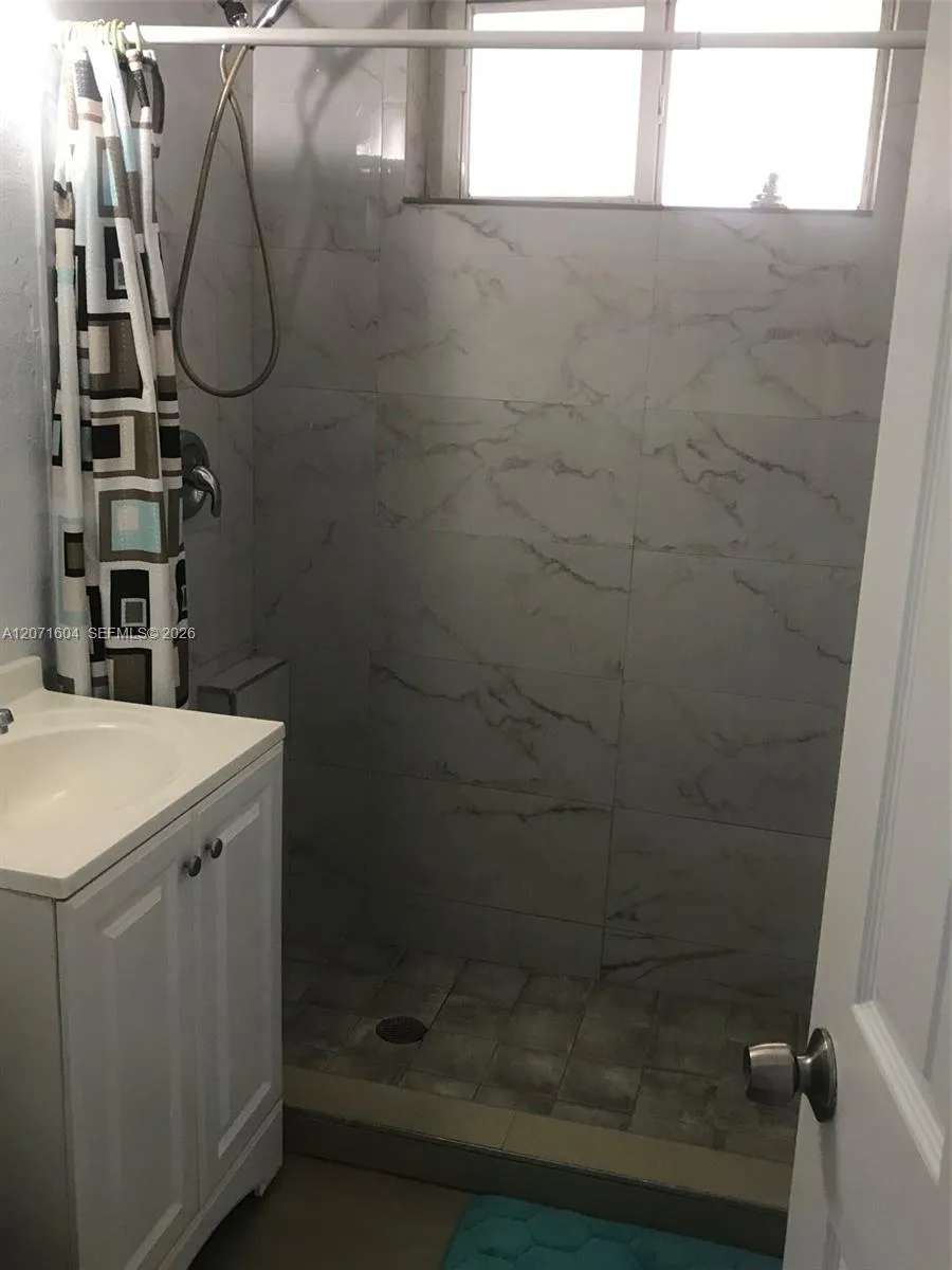 21625 SW 109th Ave Miami, FL 33170
