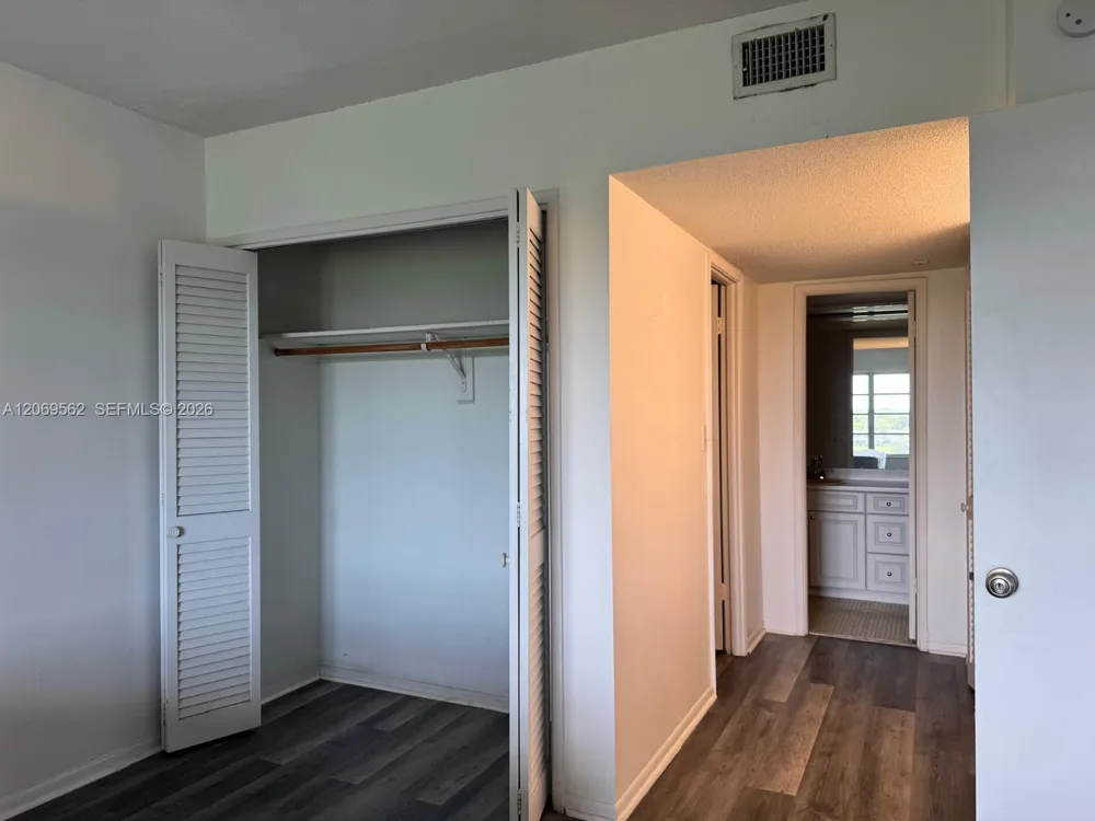 2950 Palm Aire Dr #605 Pompano Beach, FL 33069