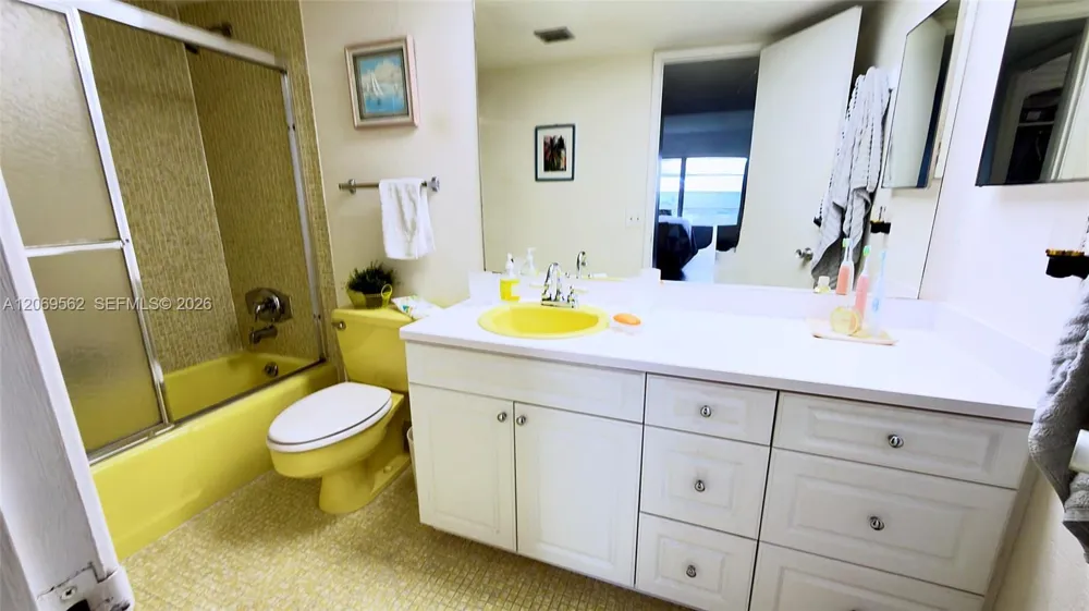 2950 Palm Aire Dr #605 Pompano Beach, FL 33069