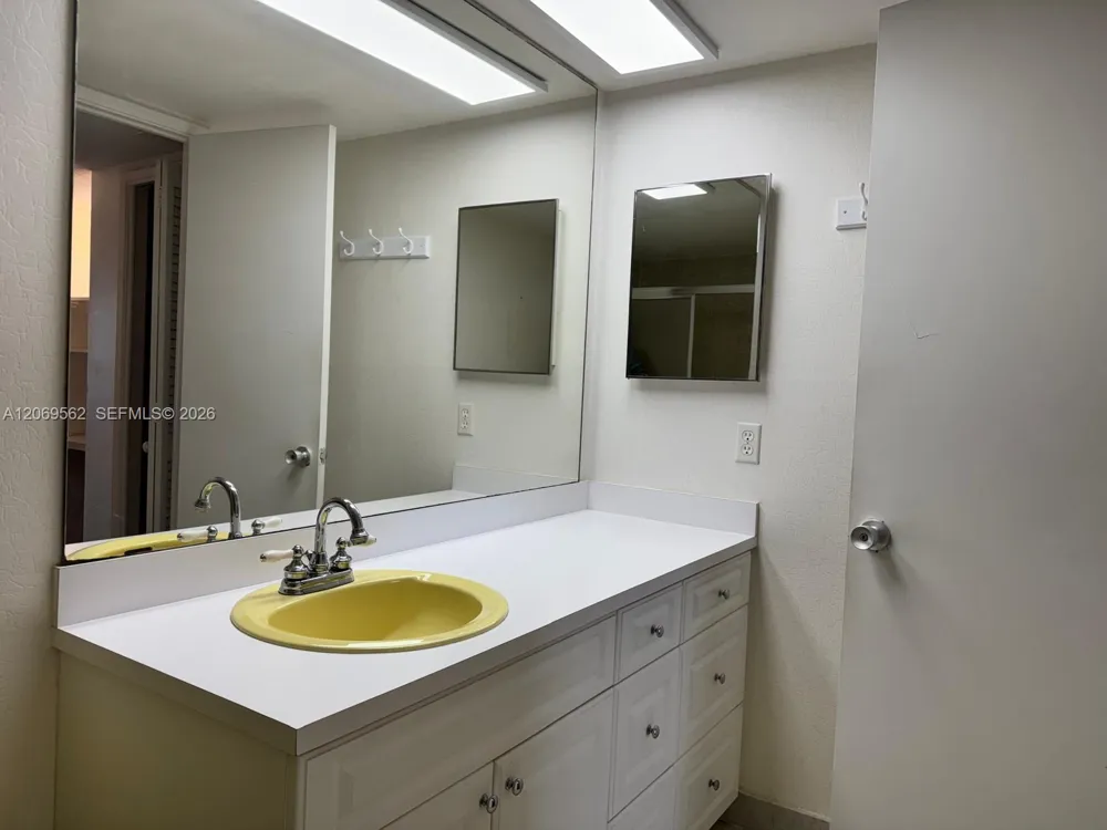 2950 Palm Aire Dr #605 Pompano Beach, FL 33069