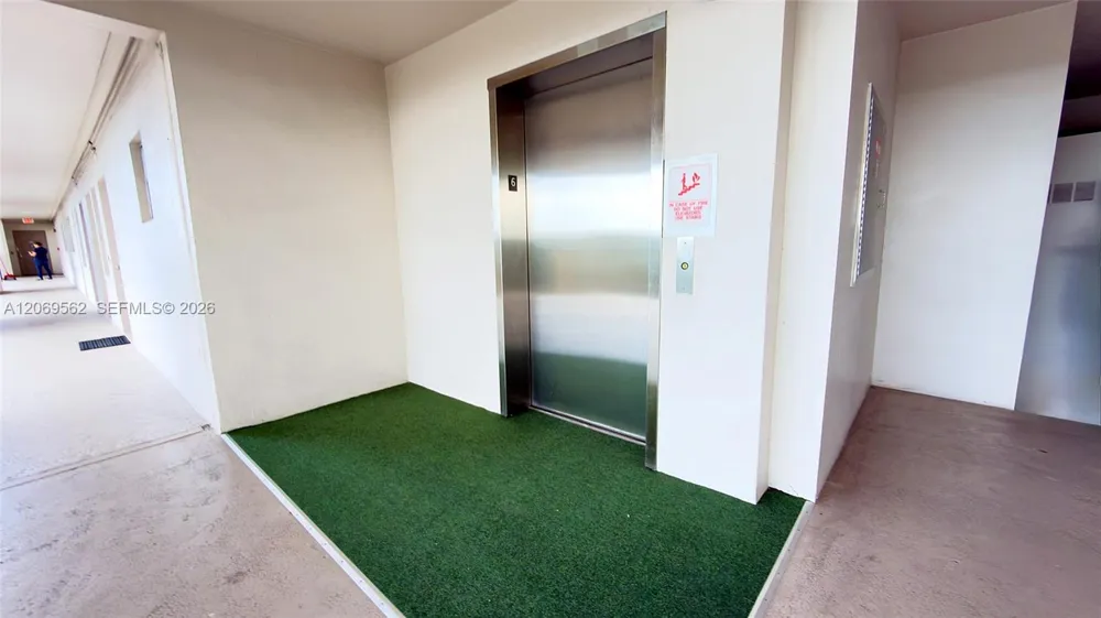 2950 Palm Aire Dr #605 Pompano Beach, FL 33069