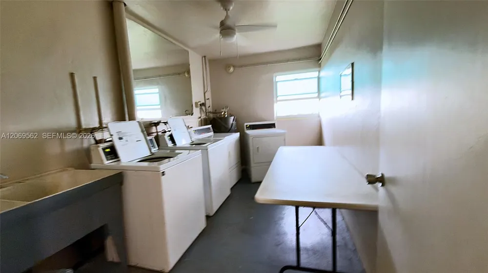 2950 Palm Aire Dr #605 Pompano Beach, FL 33069