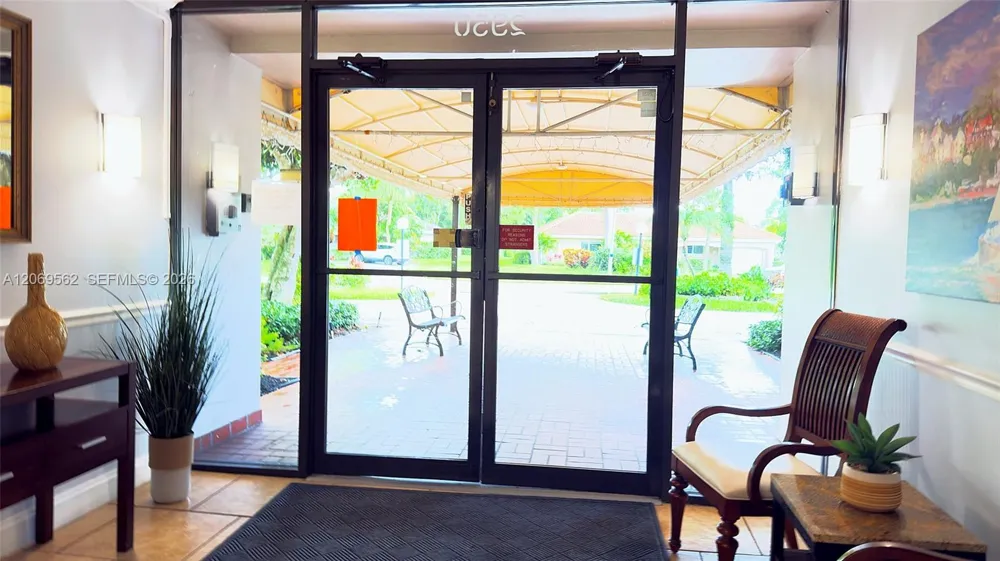 2950 Palm Aire Dr #605 Pompano Beach, FL 33069