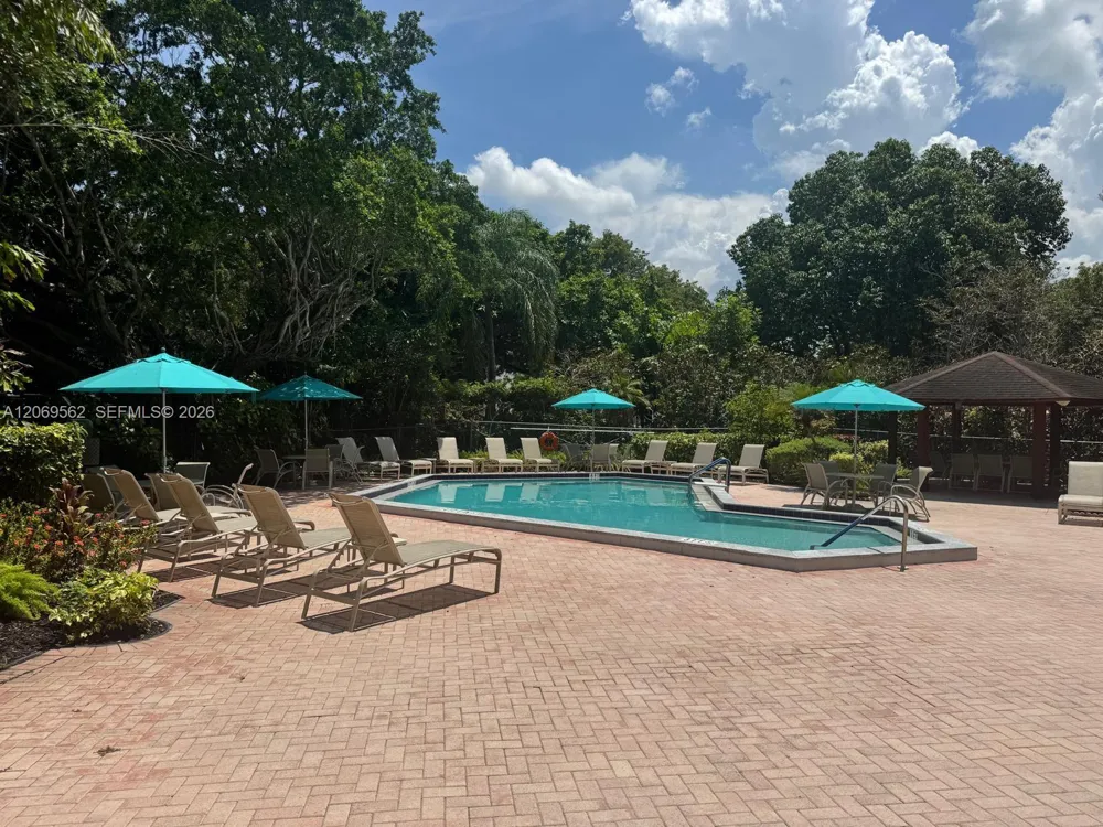 2950 Palm Aire Dr #605 Pompano Beach, FL 33069
