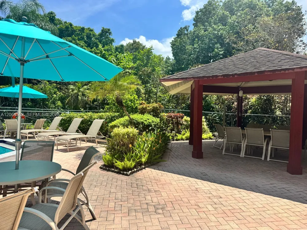 2950 Palm Aire Dr #605 Pompano Beach, FL 33069