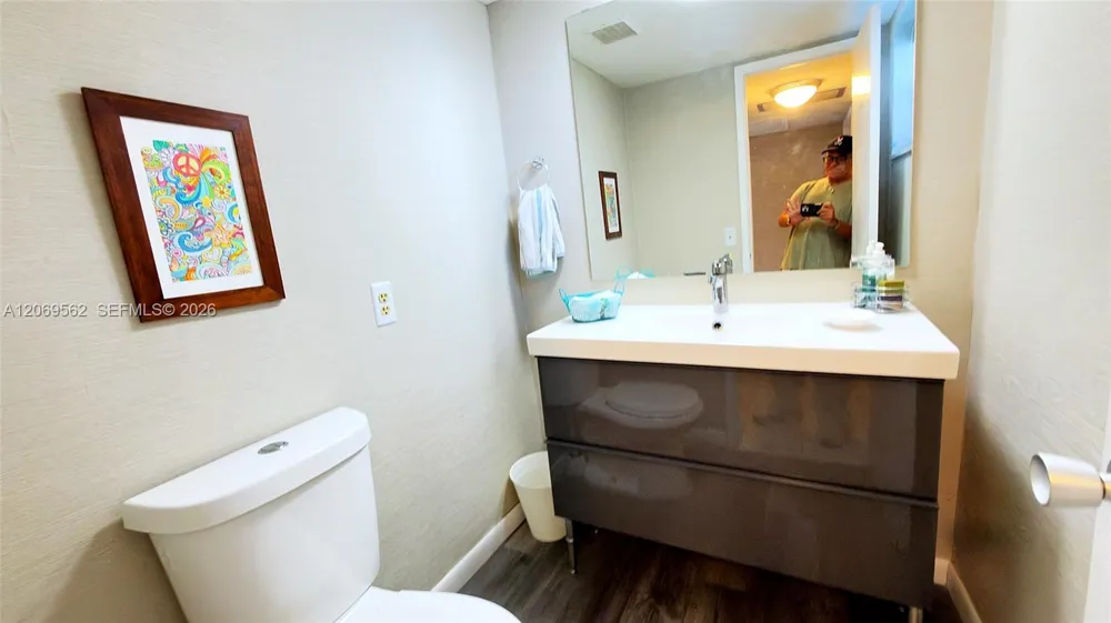 2950 Palm Aire Dr #605 Pompano Beach, FL 33069