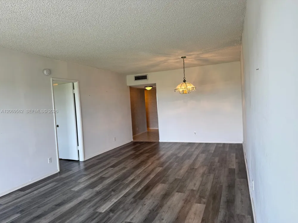 2950 Palm Aire Dr #605 Pompano Beach, FL 33069