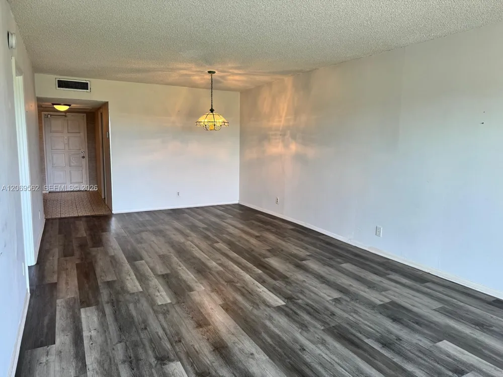 2950 Palm Aire Dr #605 Pompano Beach, FL 33069