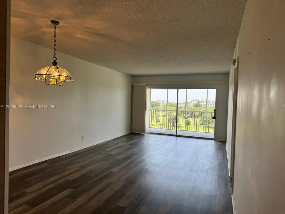 2950 Palm Aire Dr #605 Pompano Beach, FL 33069