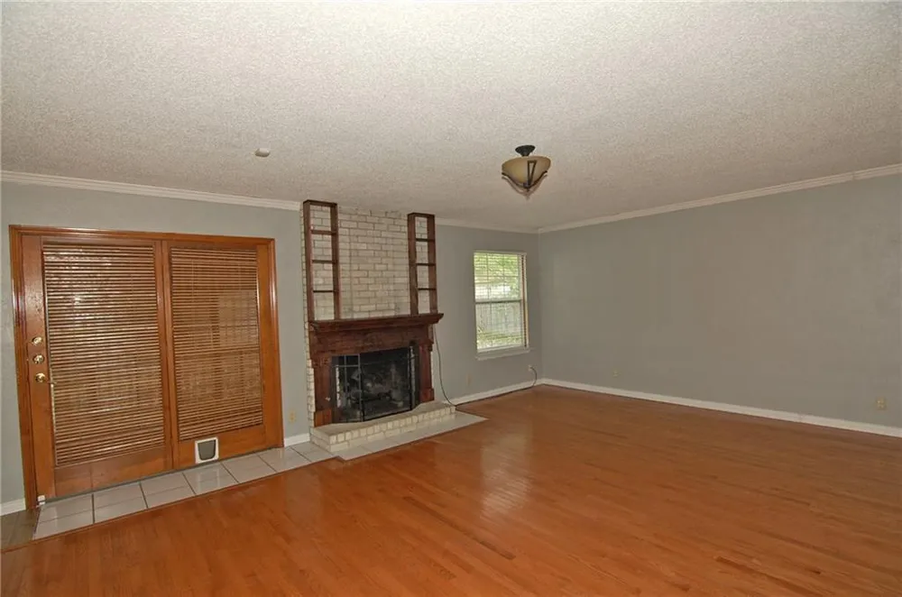 10215 Missel Thrush Drive Austin, TX 78750