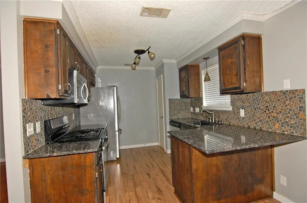 10215 Missel Thrush Drive Austin, TX 78750