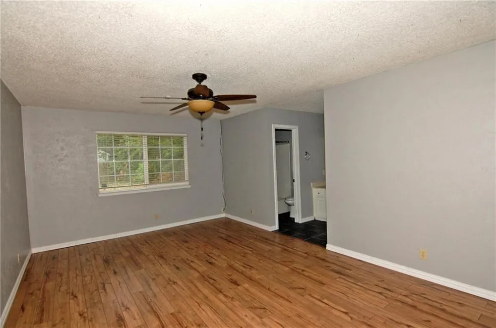 10215 Missel Thrush Drive Austin, TX 78750