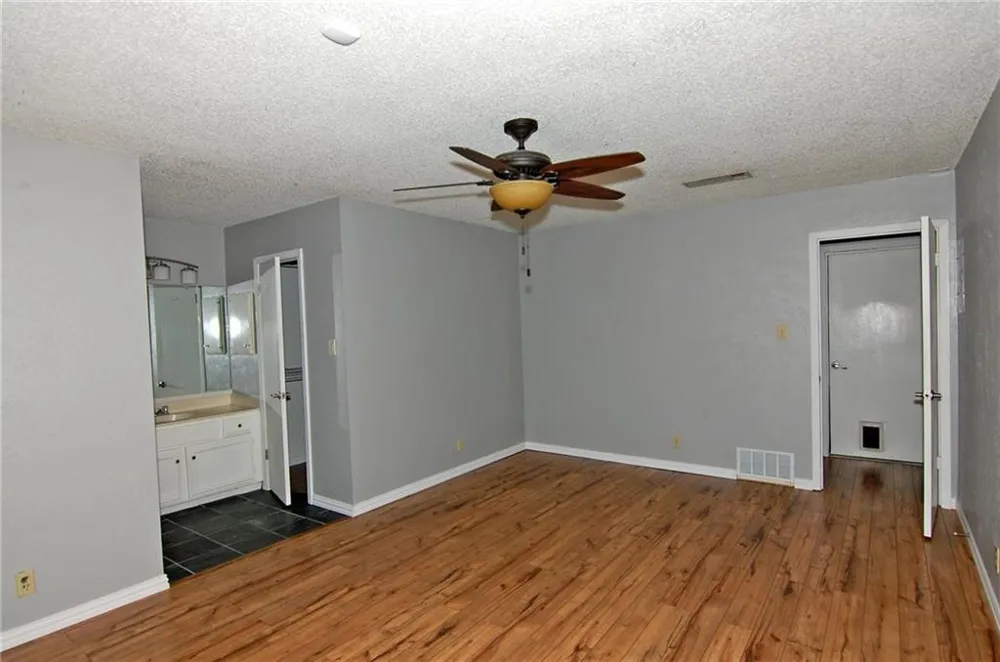 10215 Missel Thrush Drive Austin, TX 78750