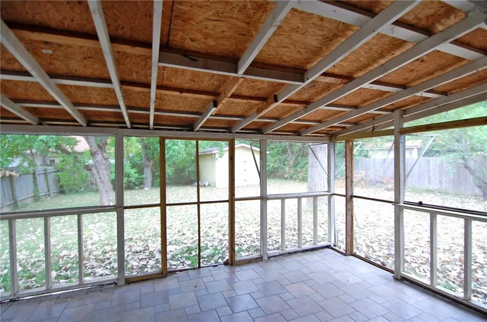 10215 Missel Thrush Drive Austin, TX 78750