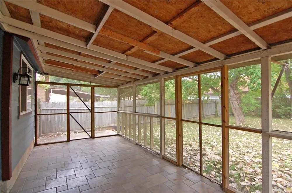 10215 Missel Thrush Drive Austin, TX 78750
