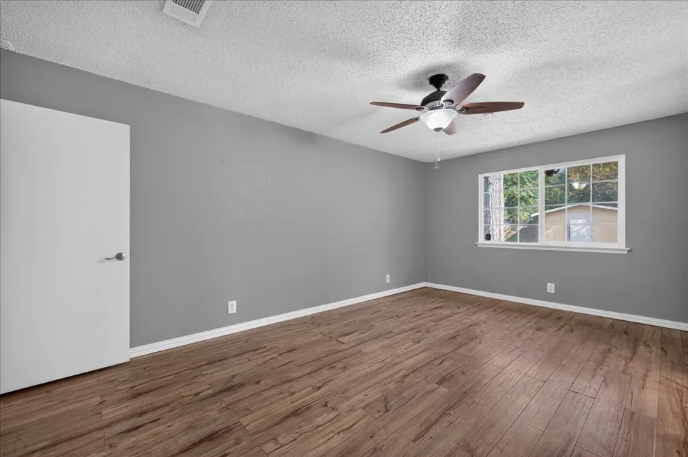 10215 Missel Thrush Drive Austin, TX 78750