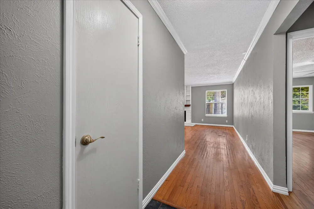 10215 Missel Thrush Drive Austin, TX 78750