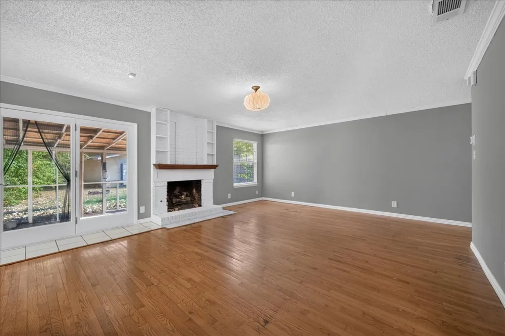 10215 Missel Thrush Drive Austin, TX 78750