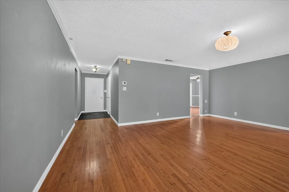 10215 Missel Thrush Drive Austin, TX 78750