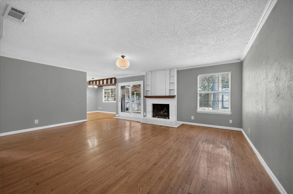 10215 Missel Thrush Drive Austin, TX 78750
