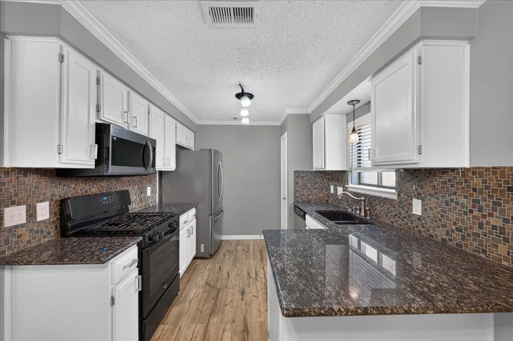 10215 Missel Thrush Drive Austin, TX 78750
