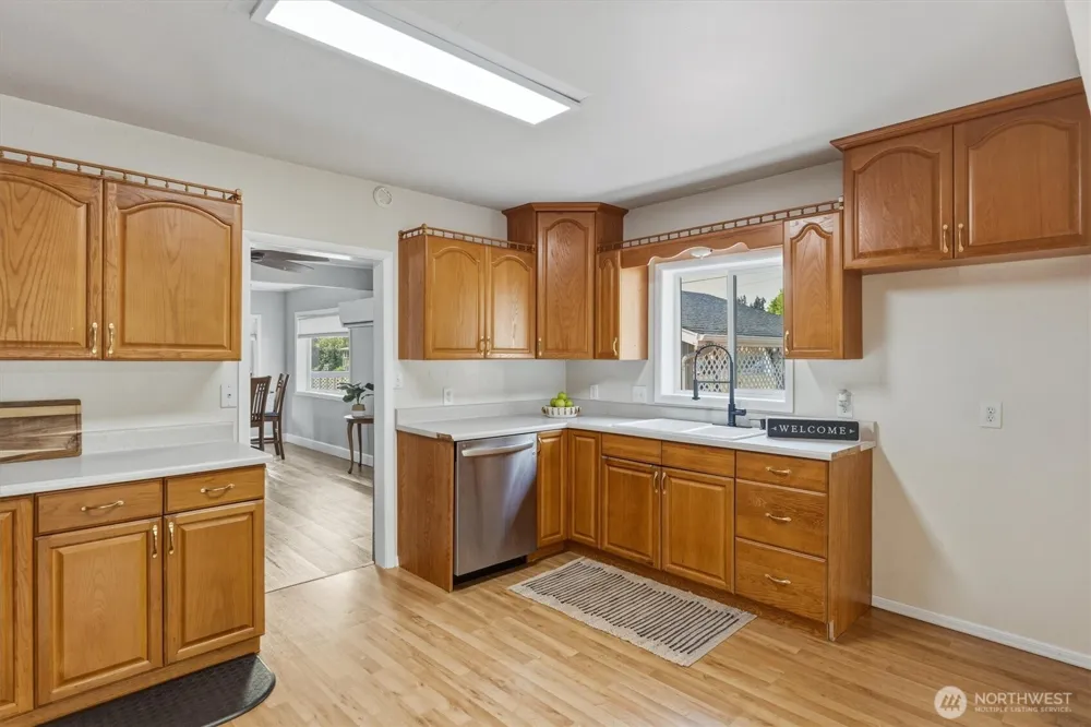 606 16th Avenue Kelso, WA 98626