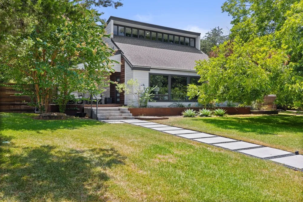 808 Vanguard Street Lakeway, TX 78734
