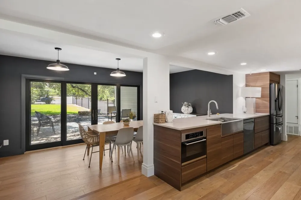 808 Vanguard Street Lakeway, TX 78734