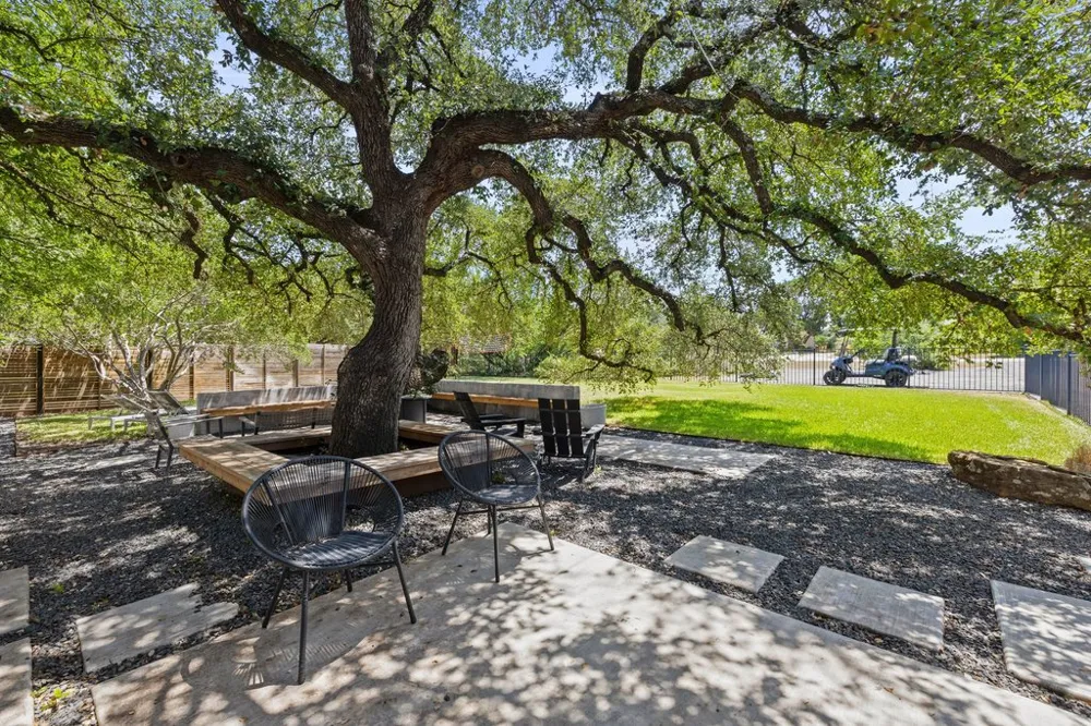808 Vanguard Street Lakeway, TX 78734