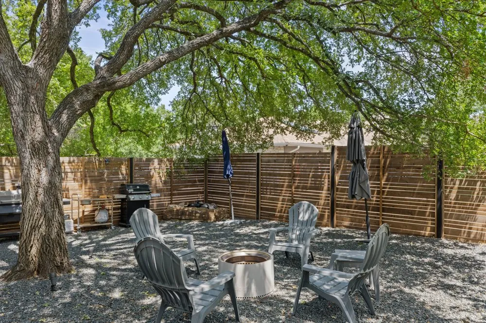 808 Vanguard Street Lakeway, TX 78734