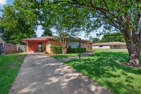 2425 Waverly
