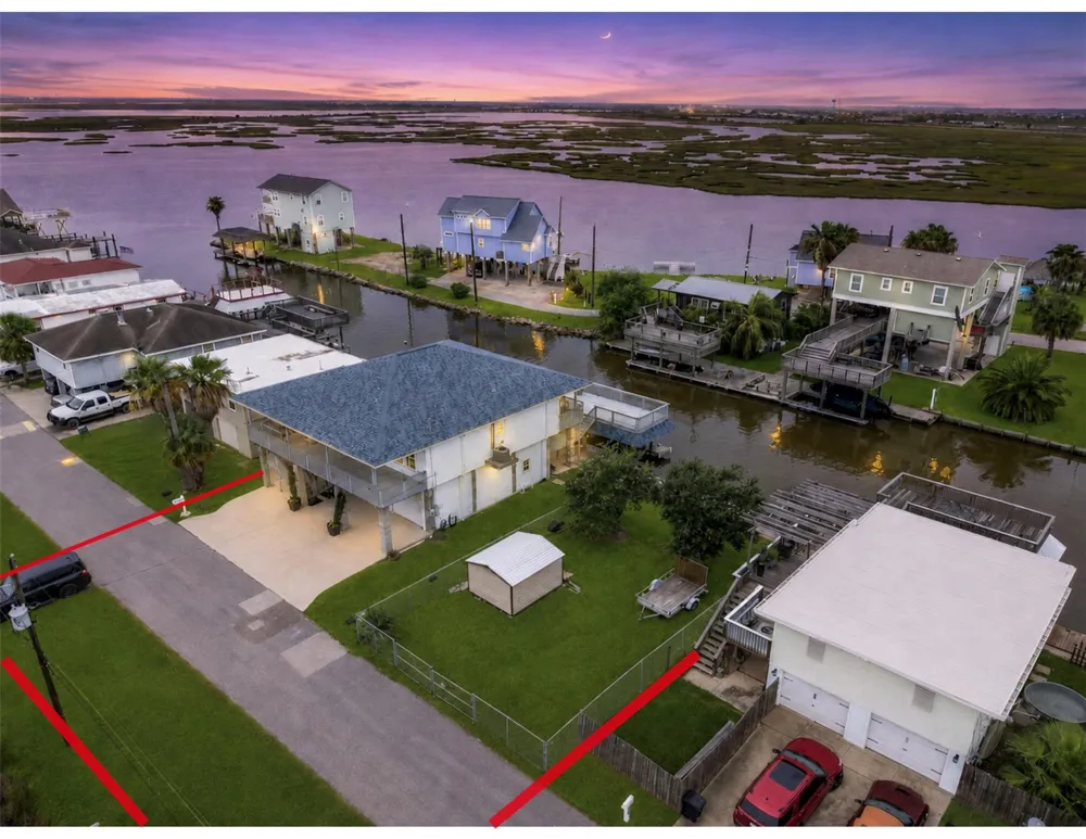 113 Bayou Vista Drive Hitchcock, TX 77563