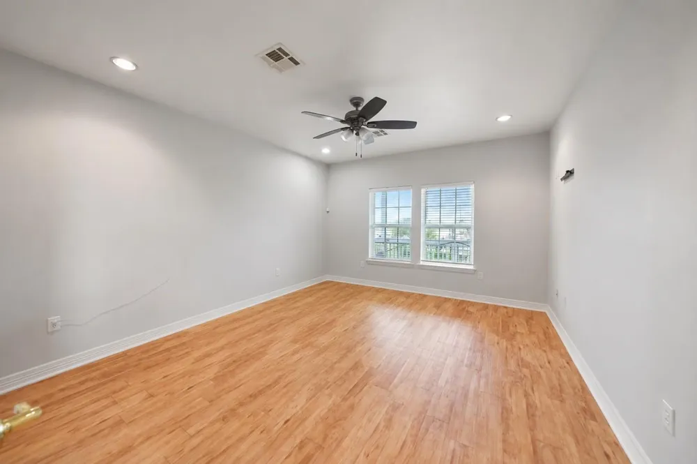 113 Bayou Vista Drive Hitchcock, TX 77563