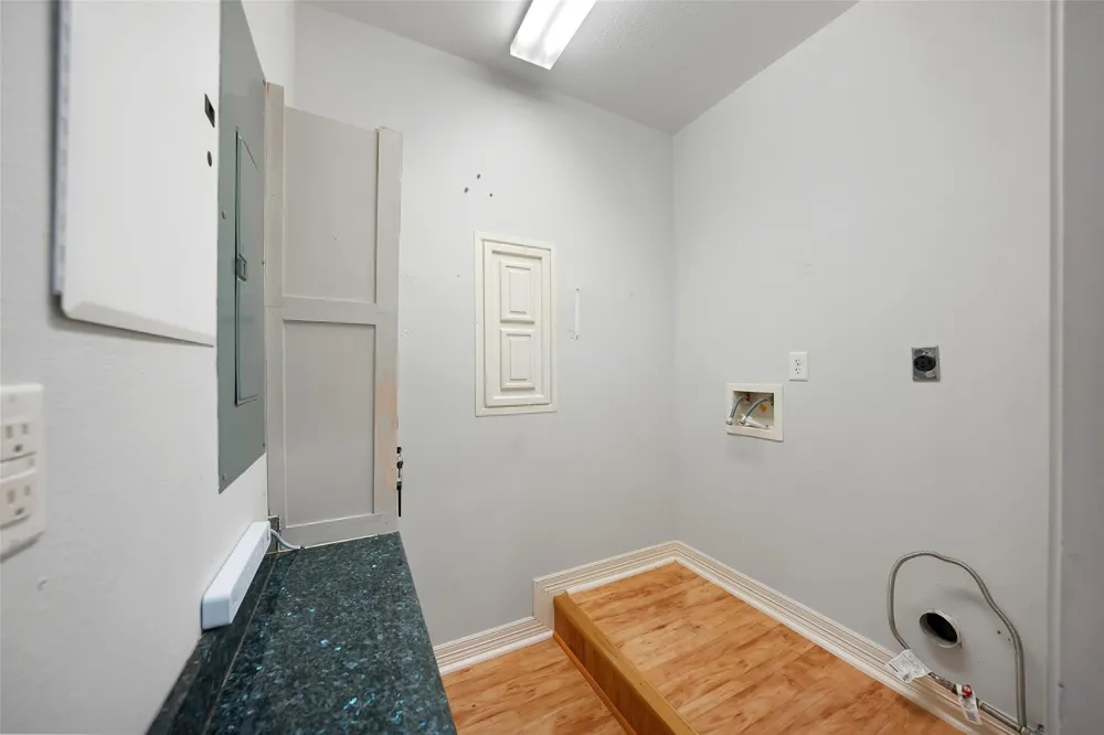 113 Bayou Vista Drive Hitchcock, TX 77563