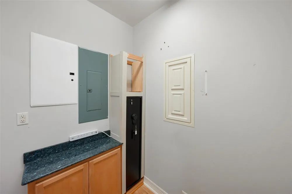 113 Bayou Vista Drive Hitchcock, TX 77563