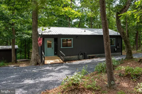 689 SNYDERS RIDGE ROAD
