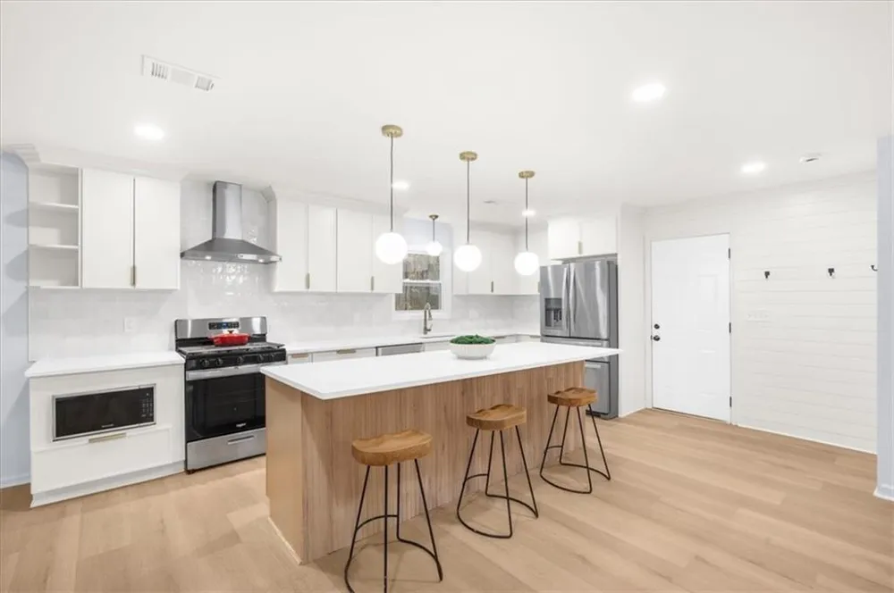 9570 Hillside Drive Roswell, GA 30076