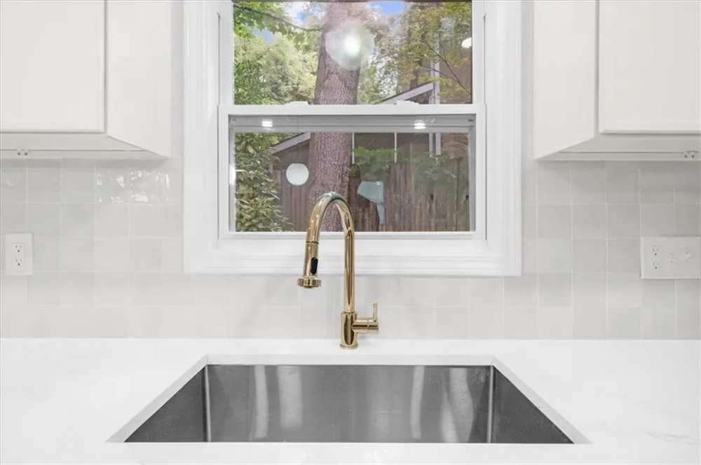 9570 Hillside Drive Roswell, GA 30076