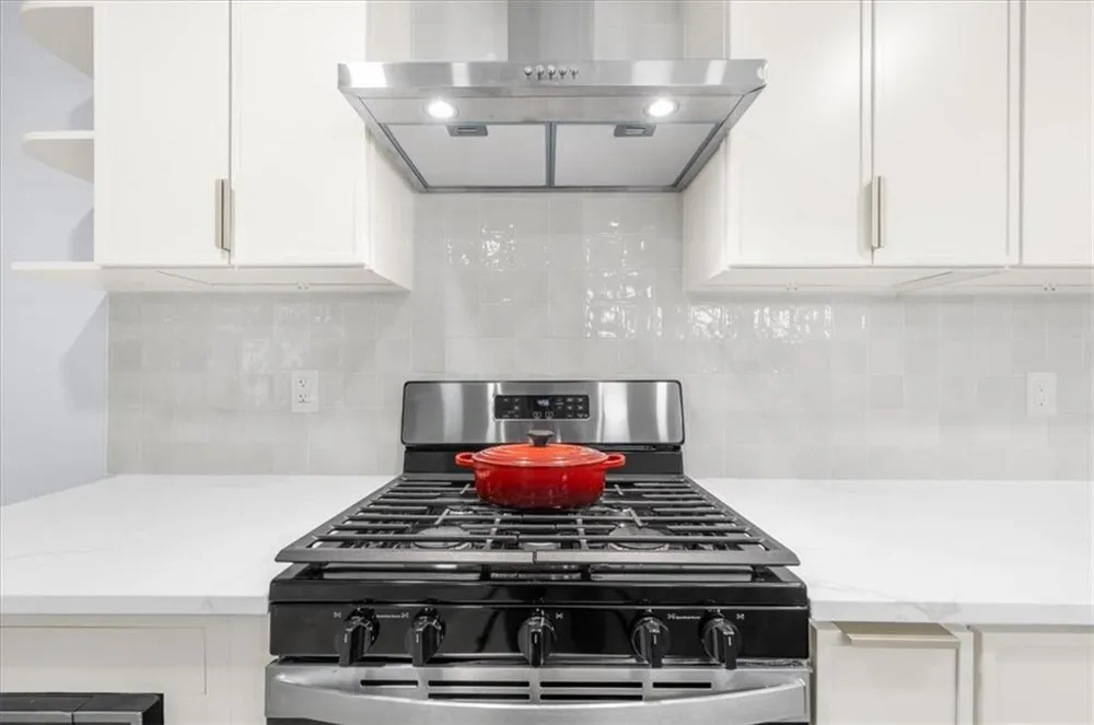9570 Hillside Drive Roswell, GA 30076