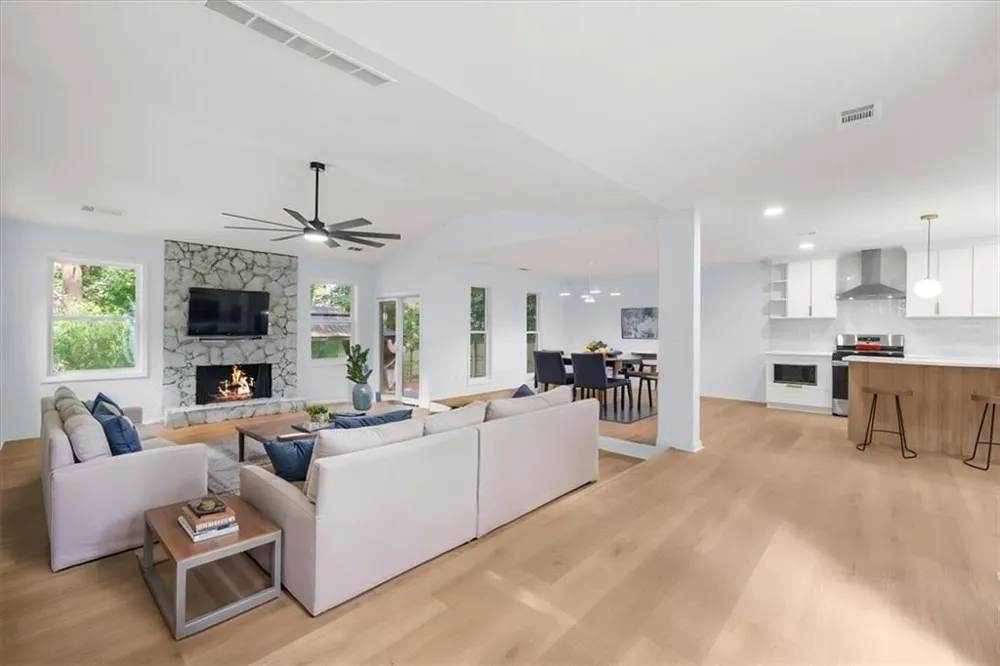 9570 Hillside Drive Roswell, GA 30076