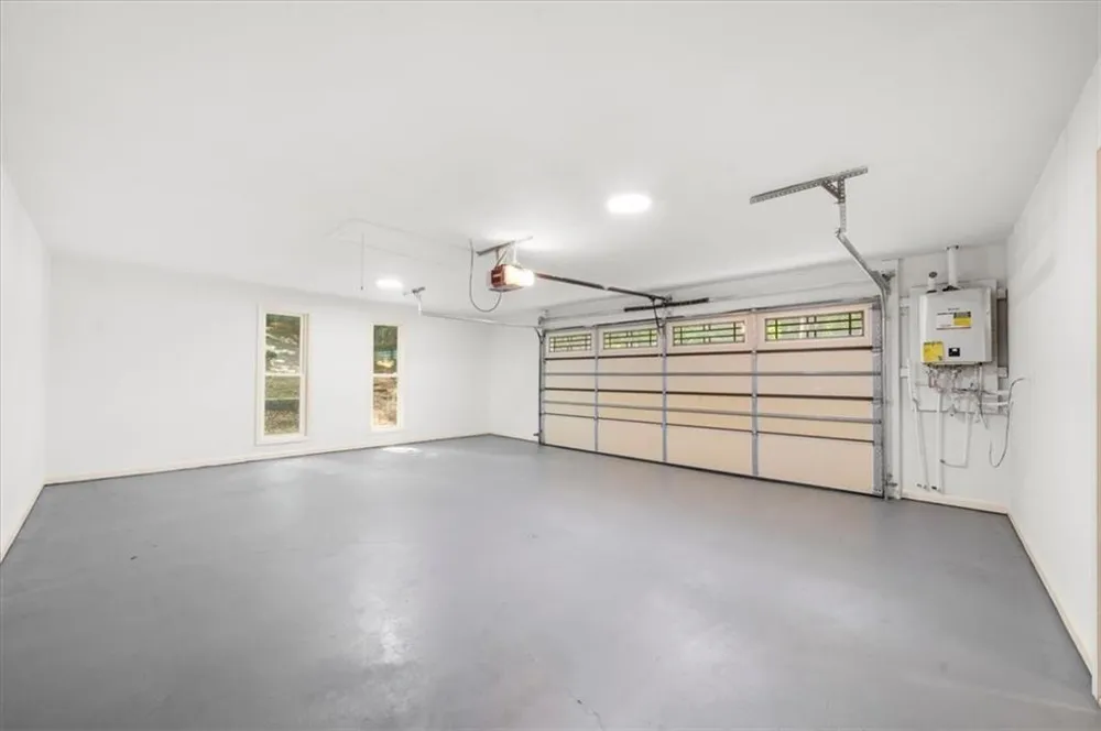 9570 Hillside Drive Roswell, GA 30076