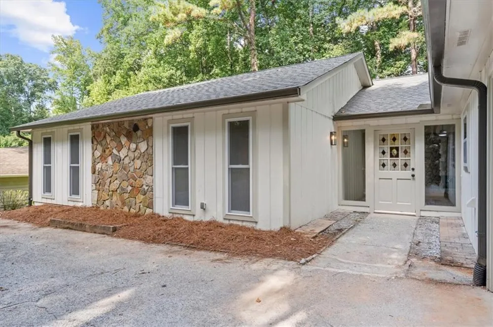 9570 Hillside Drive Roswell, GA 30076