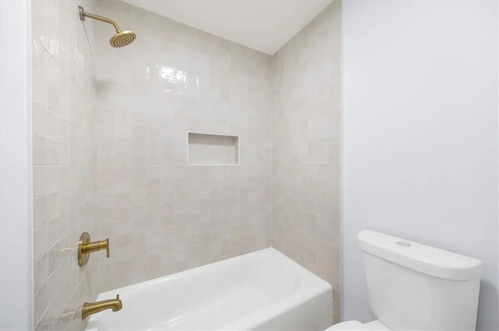 9570 Hillside Drive Roswell, GA 30076