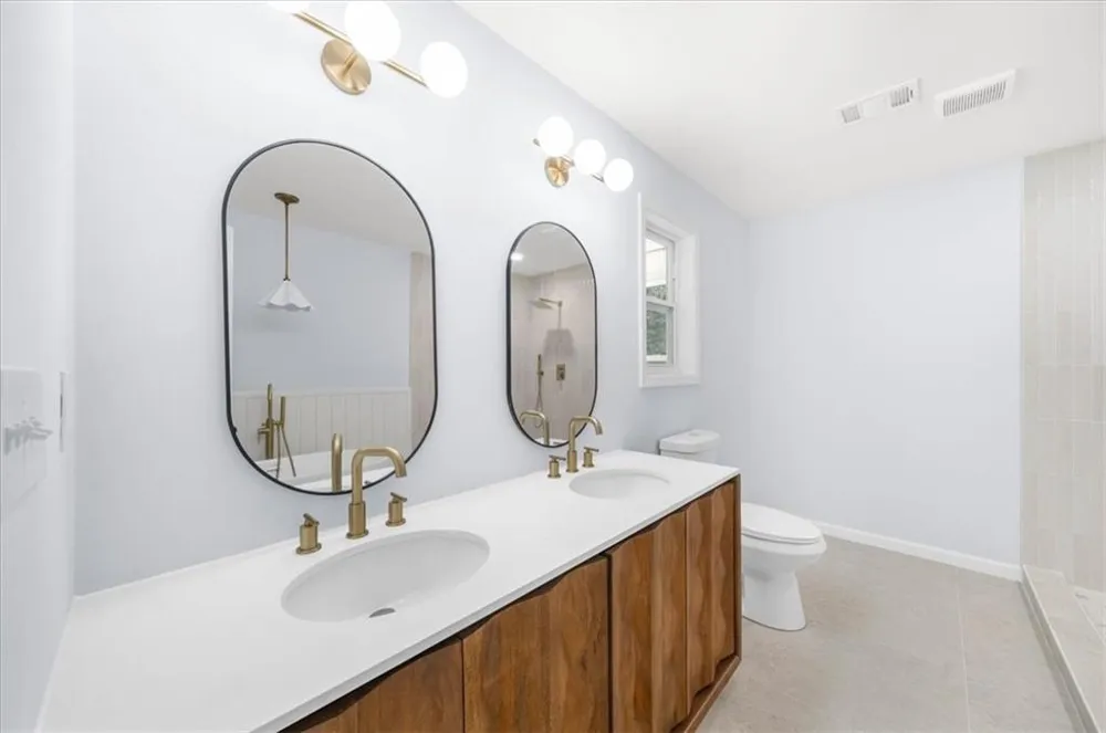 9570 Hillside Drive Roswell, GA 30076