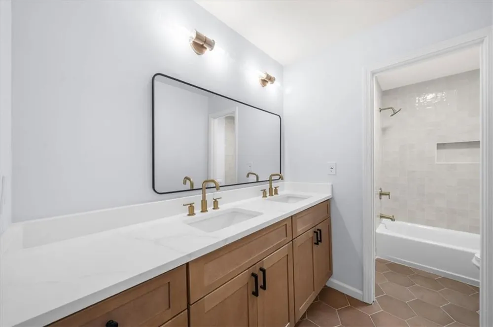 9570 Hillside Drive Roswell, GA 30076