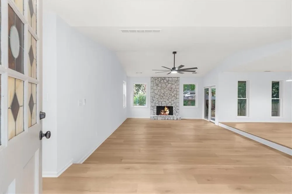 9570 Hillside Drive Roswell, GA 30076
