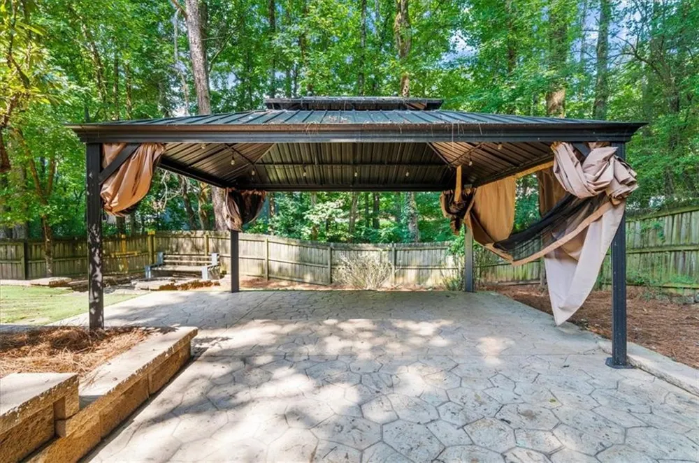 9570 Hillside Drive Roswell, GA 30076