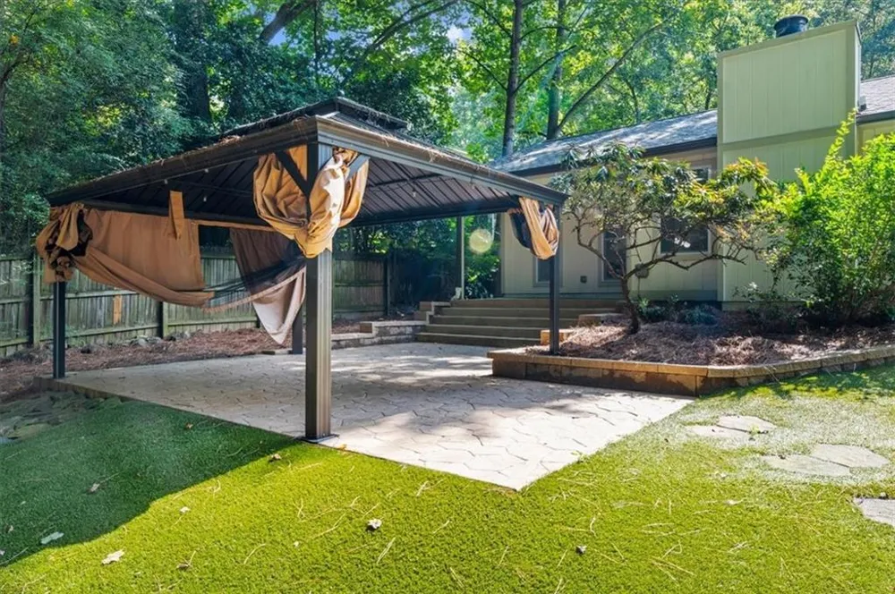 9570 Hillside Drive Roswell, GA 30076