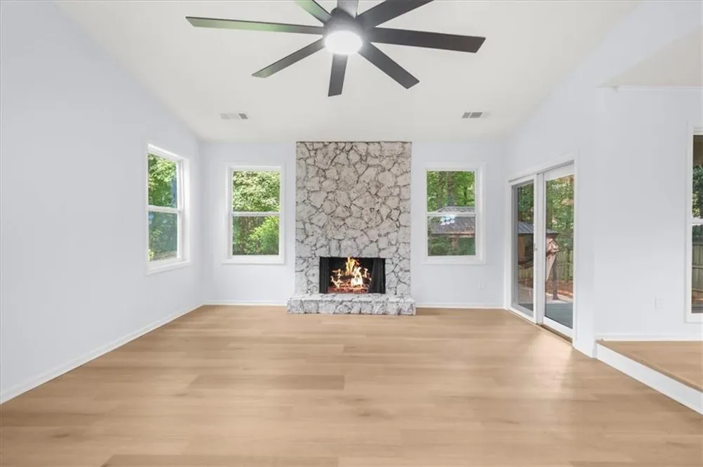 9570 Hillside Drive Roswell, GA 30076